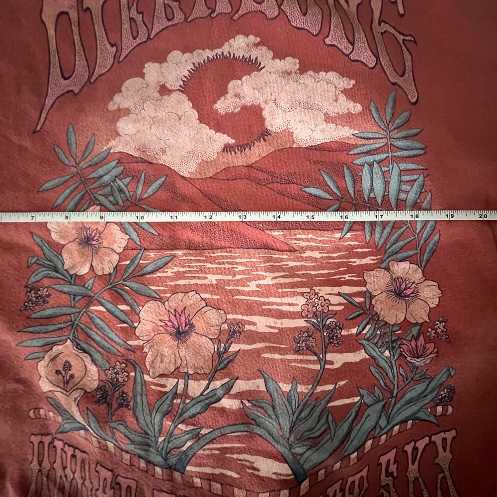 NWOT Billabong size medium sweatshirt